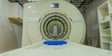 Centro Integrado de Saúde em Foz do Iguaçu recebe equipamento de ressonância magnética