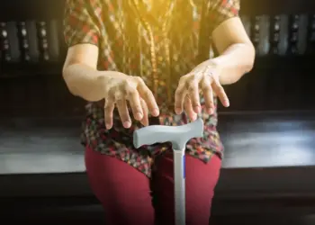 Programa municipal propõe atendimento integral e cadastro de pacientes com Alzheimer e Parkinson