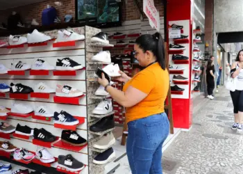 Comércio do Paraná teve maior crescimento do Brasil em fevereiro, com alta de 2,9%