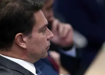 Ex-deputado Alexandre Ramagem é solto após detenção por imigração nos Estados Unidos