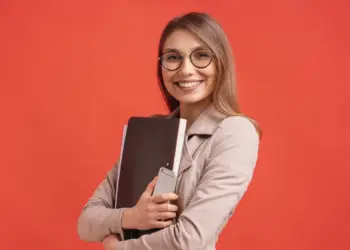 Programa oferece mais de 80 cursos gratuitos on-line para moradores de Foz do Iguaçu