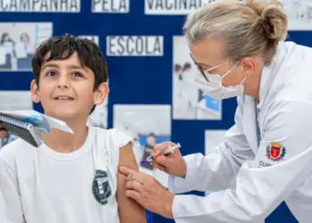 Paraná amplia vacinação contra gripe para toda a comunidade escolar em ações itinerantes