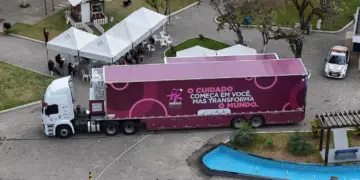 Carreta Saúde da Mulher percorre o Paraná e inclui atendimento na região de Foz do Iguaçu