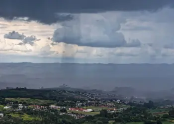 Fim de semana será de chuva na faixa Oeste do Paraná, prevê o Simepar