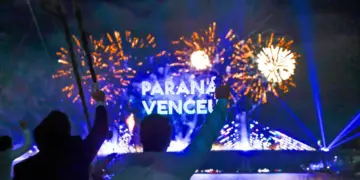 Show de luzes, drones e música emociona o público e celebra entrega da Ponte de Guaratuba