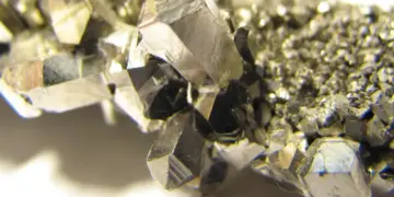Brasil tem “vazio estratégico” em minerais críticos, diz especialista