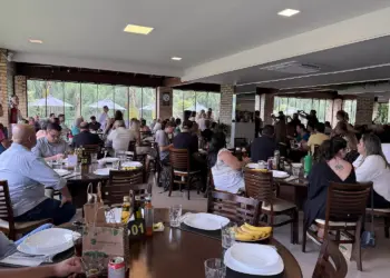 Empregos no turismo do Paraná crescem 3,4% e superam média nacional em 2025