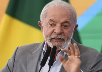 Lula veta projeto que reconhecia estágio como experiência profissional e frustra jovens em ano eleitoral