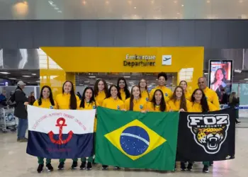 Foz Basquete/ABASFI representa o Brasil em campeonato mundial escolar na Sérvia