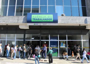 Carteira assinada: Paraná começa a semana com 17,5 mil vagas de trabalho