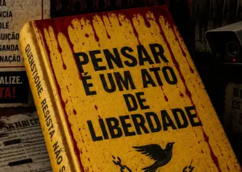 Ao lado do "Livro Amarelo"