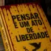 Ao lado do "Livro Amarelo"