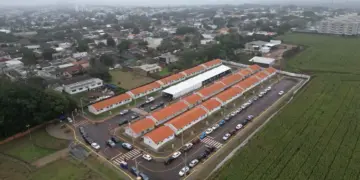 Projeto Moradias entrega segundo lote de casas e beneficia 60 famílias em Foz do Iguaçu