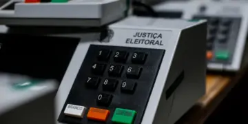 Eleitores podem solicitar transferência temporária para votar em outro local a partir desta segunda-feira