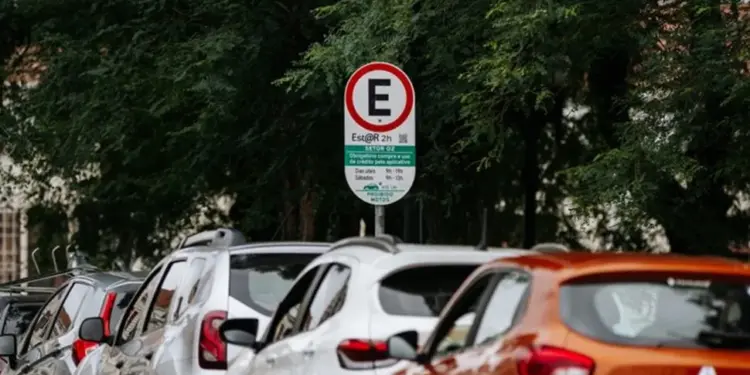 Primeiros emplacamentos de veículos crescem 46,4% no Paraná no primeiro semestre de 2026