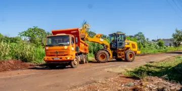 Mutirão leva serviços de limpeza urbana e zeladoria à Região Norte de Foz do Iguaçu