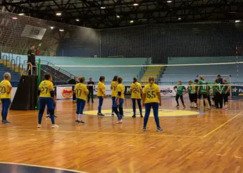 Foz do Iguaçu recebe etapa inédita do Campeonato de Vôlei Câmbio 60+ com equipes da região