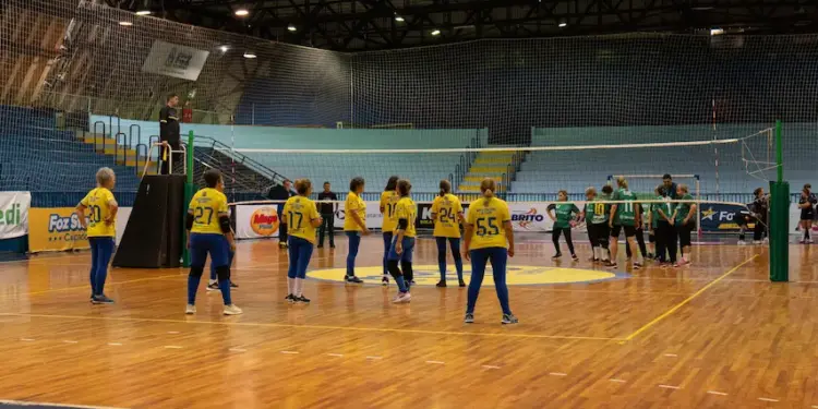 Foz do Iguaçu recebe etapa inédita do Campeonato de Vôlei Câmbio 60+ com equipes da região