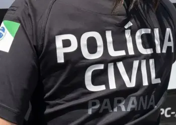 Justiça decreta prisão preventiva de pai flagrado agredindo filha de 3 anos na rua