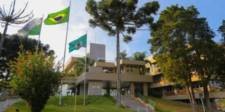 Justiça Eleitoral suspende divulgação de pesquisa sobre a disputa eleitoral no Paraná