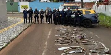 Foztrans e GM destroem cerca de 100 escapamentos irregulares