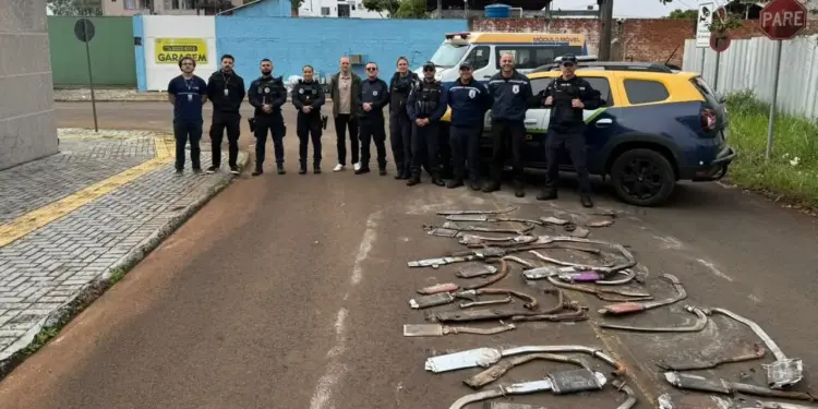Foztrans e GM destroem cerca de 100 escapamentos irregulares