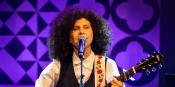 Roberta Campos se apresenta na abertura da 21ª Feira do Livro de Foz do Iguaçu