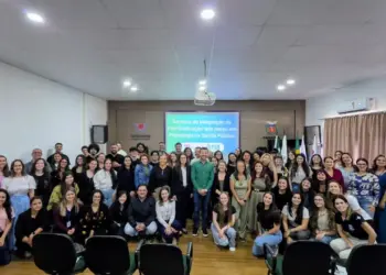 Nova turma de pós-graduação leva 40 psicólogos à rede de saúde de Foz