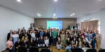 Nova turma de pós-graduação leva 40 psicólogos à rede de saúde de Foz