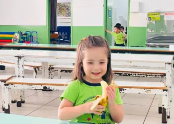 Rede municipal serve mais de 51 mil refeições por dia e utiliza 15 toneladas de frutas por semana
