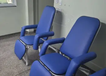 UPAs de Foz do Iguaçu recebem 60 novas cadeiras de soroterapia para ampliar conforto durante atendimentos