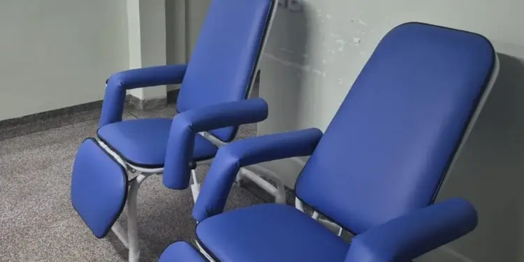 UPAs de Foz do Iguaçu recebem 60 novas cadeiras de soroterapia para ampliar conforto durante atendimentos