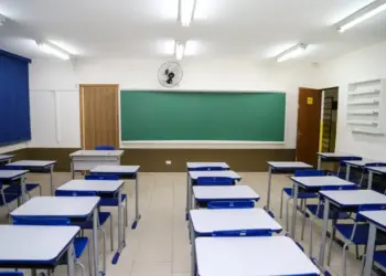 Proposta que garante matrícula a filhos de mulheres vítimas de violência doméstica avança na Alep