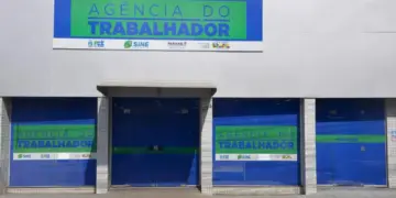 Agência do Trabalhador de Foz oferece 812 vagas em 164 funções nesta quinta-feira