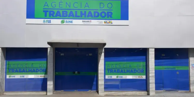 Agência do Trabalhador de Foz oferece 812 vagas em 164 funções nesta quinta-feira