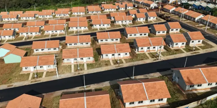 Com 117 novas casas, Conjunto Favo de Mel chega a 85% de conclusão e dá esperança de nova vida para famílias