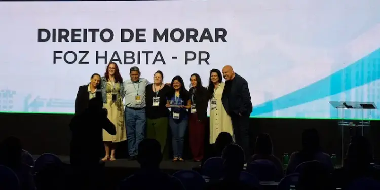 Projeto do FozHabita recebe prêmio nacional durante conferência de habitação