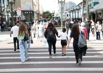 Paraná ganha mais de 60 mil habitantes em um ano e população se aproxima de 12 milhões