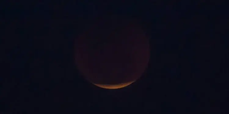 Eclipse lunar encobre 96% da Lua e poderá ser observado em todo o Brasil nesta madrugada