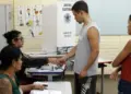 Eleitorado jovem encolhe 22% no Brasil entre 2010 e 2026