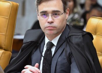 Mendonça quer levar ao plenário diálogos atribuídos a Vorcaro e Moraes
