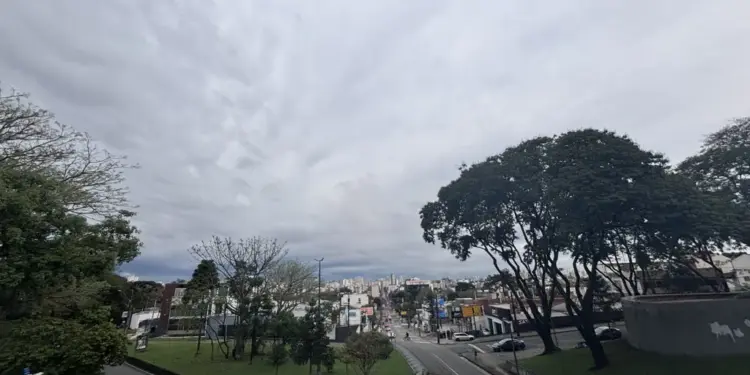 Agosto termina com chuva acima da média e calor elevado no Paraná, aponta balanço do Simepar