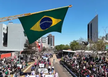 Desfile 7 de Setembro reúne14 mil participantes e transforma Avenida Brasil em espaço de amor à pátria em Cascavel