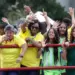 Desfile de 7 de Setembro homenageia pioneiras do futebol feminino