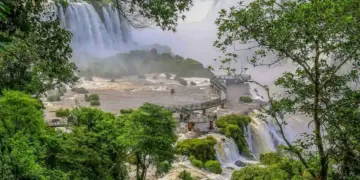 Passarela das Cataratas reabre após quatro dias de interdição provocada pela alta vazão do Rio Iguaçu