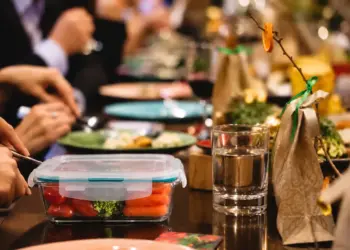 Projeto garante às pessoas com necessidades alimentares específicas o direito de levar alimentos a estabelecimentos