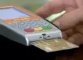 Inadimplência avança no Paraná e atinge 18,5% dos consumidores em agosto