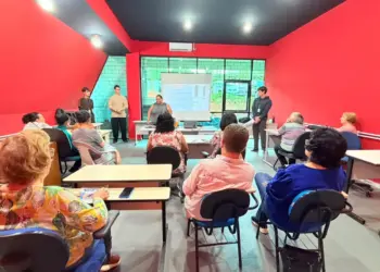 Alunos 60+ começam curso de inclusão digital e segurança no uso das novas tecnologias