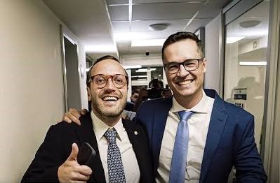 Pesquisa Neokemp coloca Deltan e Filipe Barros à frente na disputa ao Senado pelo Paraná