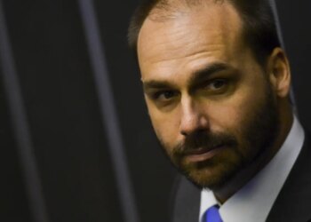 Ministério da Justiça demite Eduardo Bolsonaro por abandono de cargo